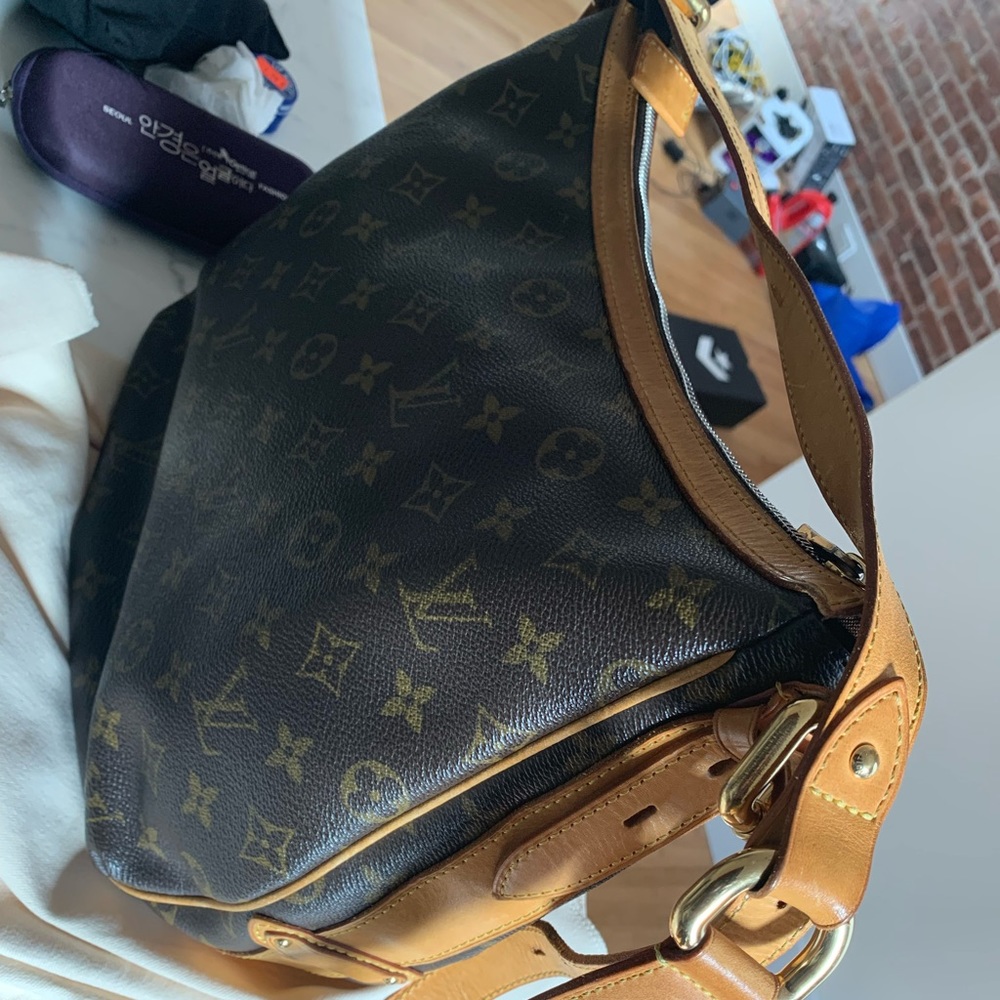 LOUIS VUITTON TALUM GM BAG